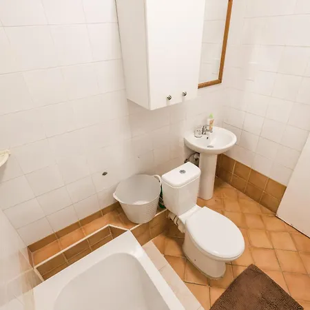 3 Bedrooms Апартаменты *