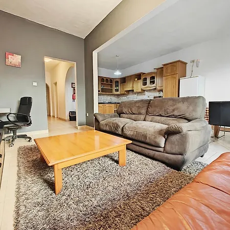 3 Bedrooms דירה סליאמה